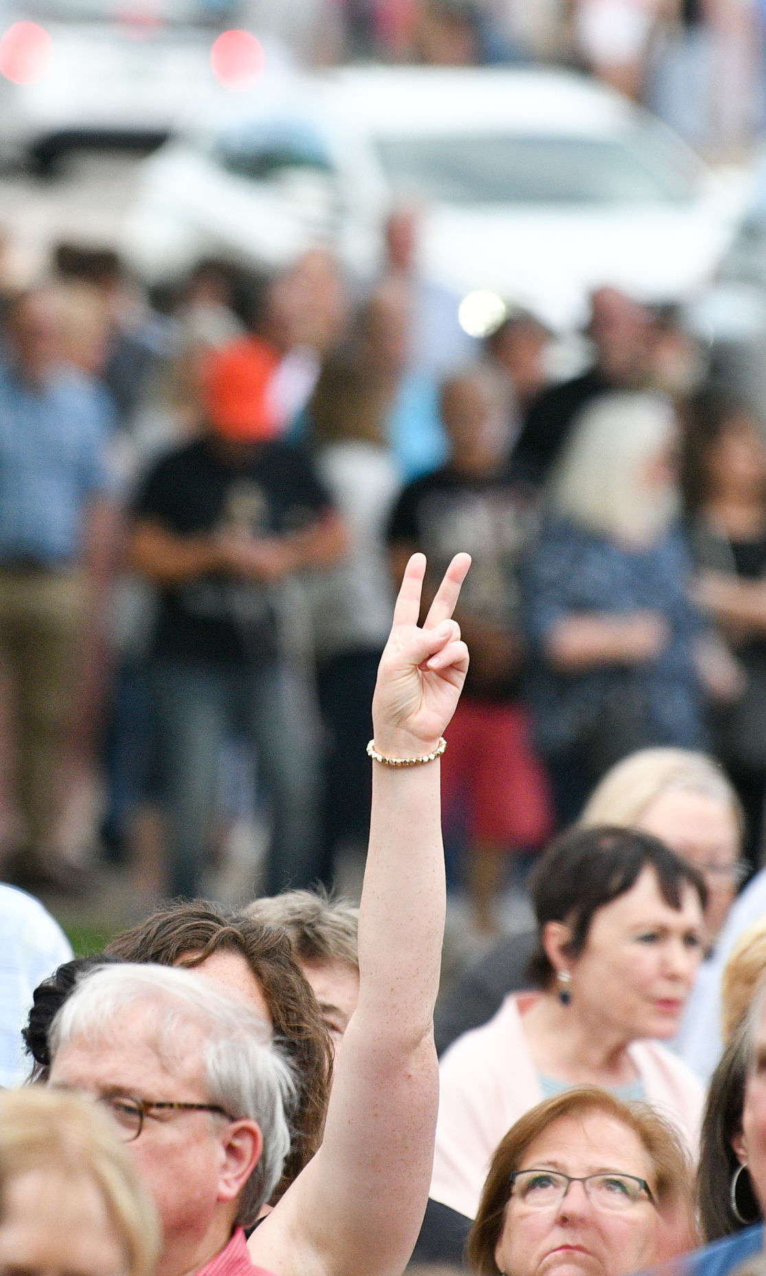 061219-McCartney-Fans-041a.jpg